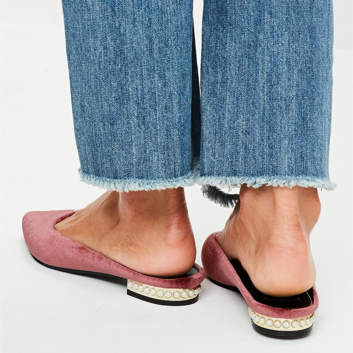 Women's Pink Velvet Pearl Embellished Comfortable Flat Mules
