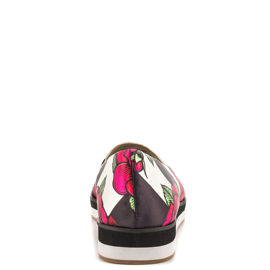 Stylish Black & White Pointed Toe Flower Skull Print Flats