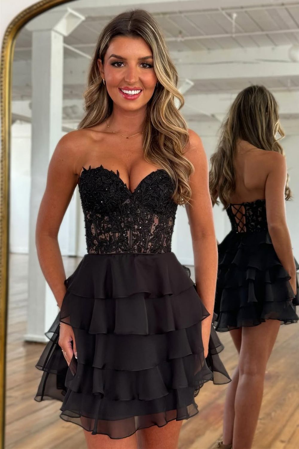 Charming A-Line Sweetheart Lace Top Short Tiered Chiffon Homecoming Dress