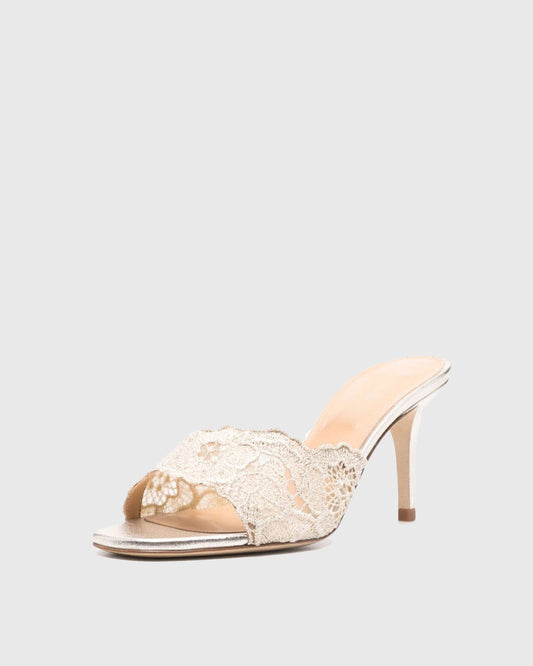 Vasha Lace Sandals In Apricot