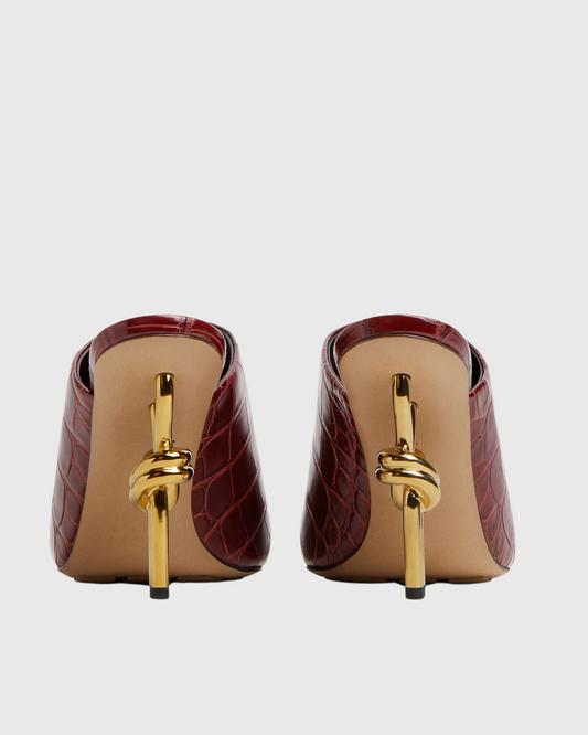 Fiamma Crocodile Texture Metal Knot Slippers In Wine