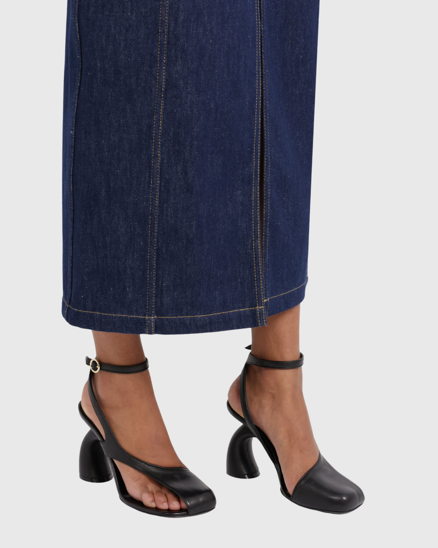 Fina Split Toe Heterotypic Heel Sandals In Black