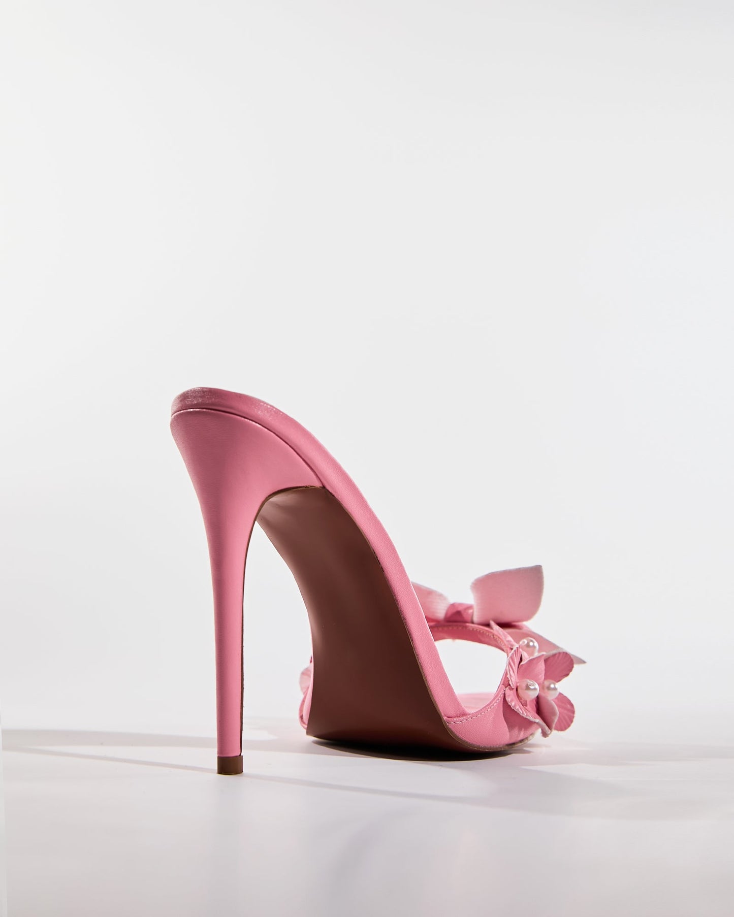 Fiona Pearl Flower Slippers In Pink