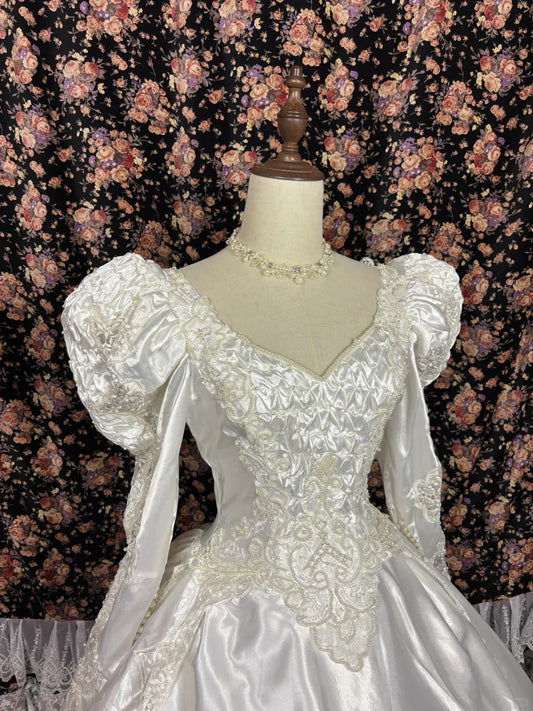 Vintage Leg of Mutton Sleeve V-Neck Pleated Ruffled Satin Floor-Length Wedding Dress P2992