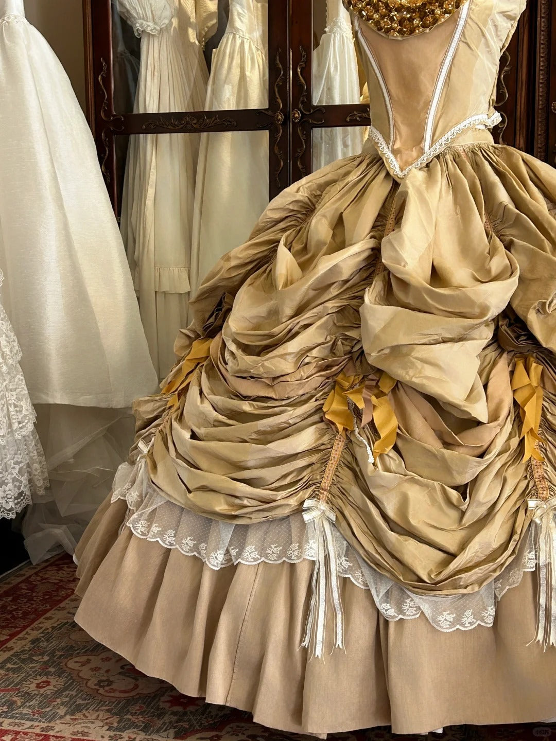 Princess Gold Rose Herringbone Waist Beaded Pleated Skirt Wedding Dress P3060