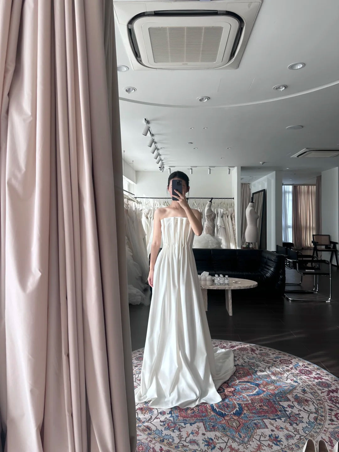 Elegant Bud Piano Key Pleated Pearl Satin Train Wedding Dress P3089