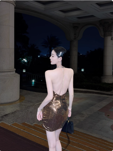 Sexy Halterneck Hip-hugging Sparkly Backless Homecoming Dress P3718