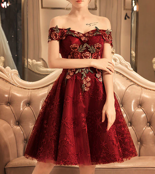 Vintage Burgundy Floral Applique Off-the-shoulder Design A-line Tulle Party Dress Homecoming Dress TP4056