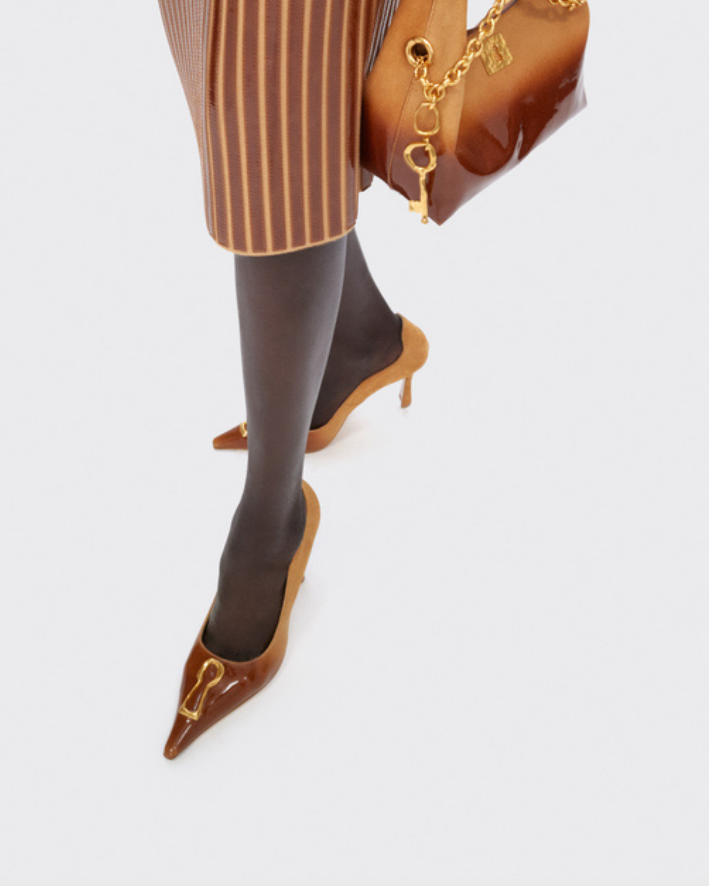 Yadira Metal Keyhole Pumps In Ombre Brown