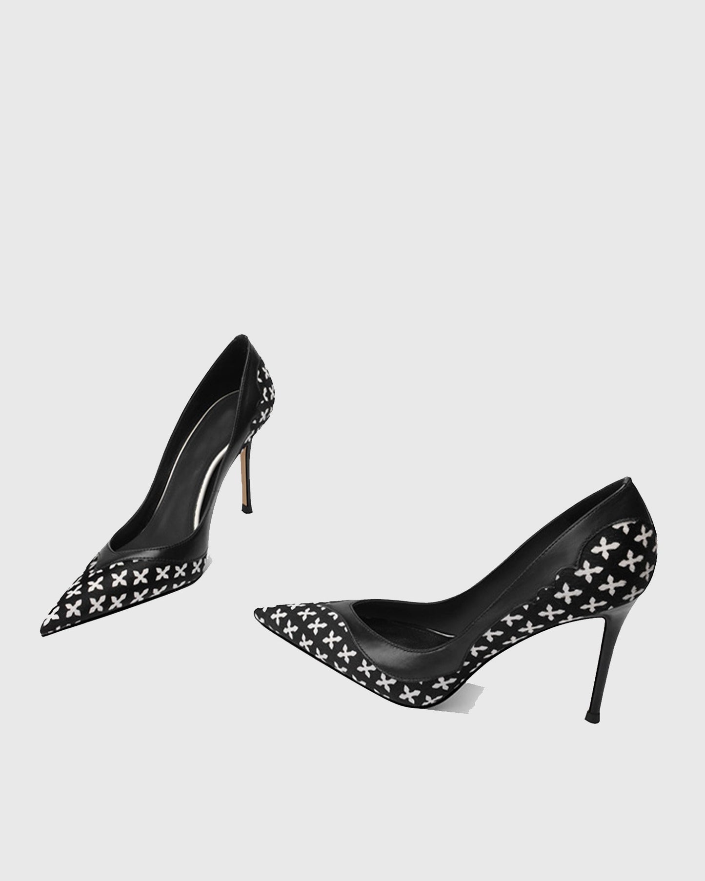 Yarisel Arabesquitic Pumps