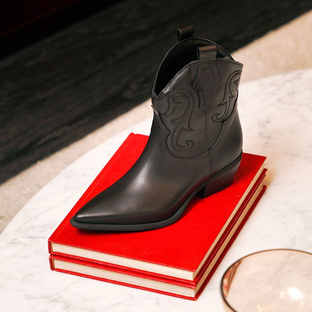 Black Pointed Toe Chunky Heel Embroidered Cowgirl Ankle Boots for Women