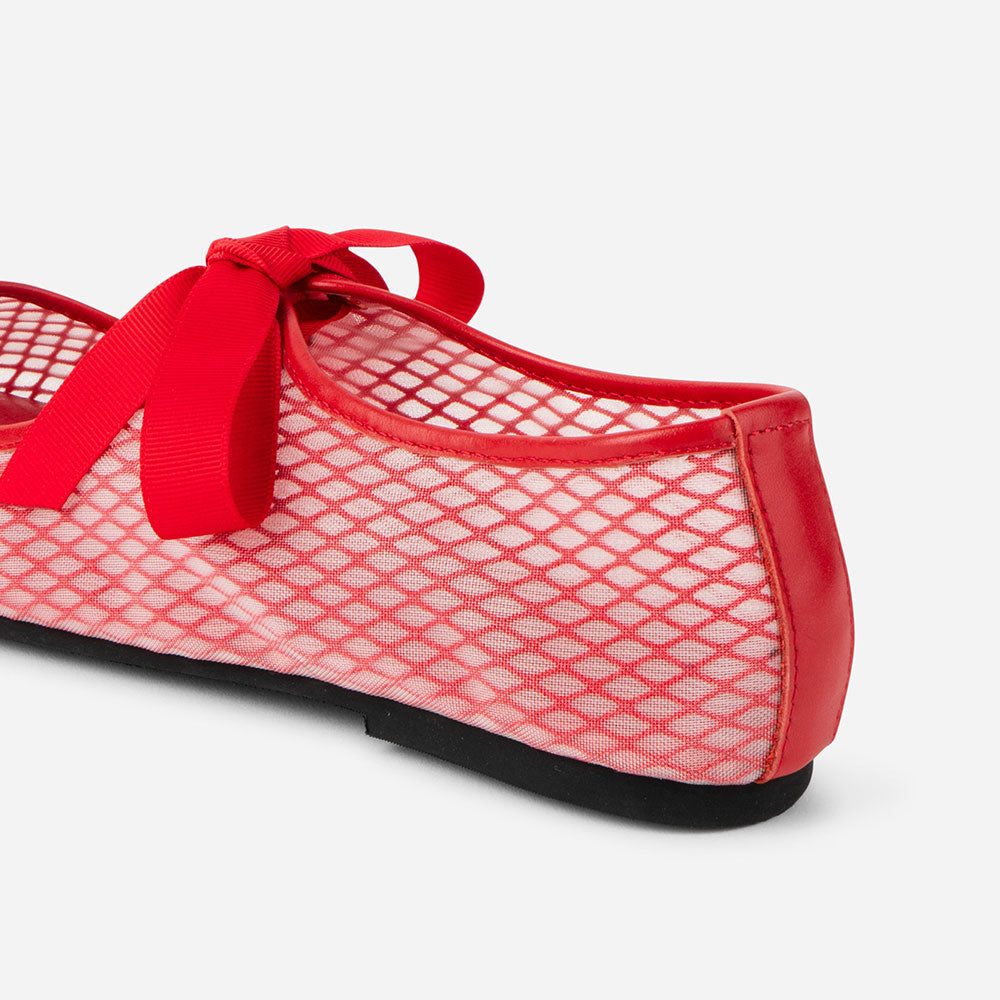 Comfortable Mesh Closed-Toe Ballet Style Lace-Up Flats in Red