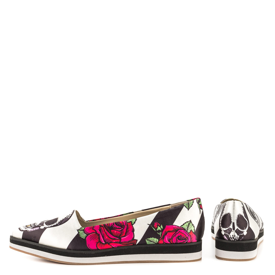 Stylish Black & White Pointed Toe Flower Skull Print Flats