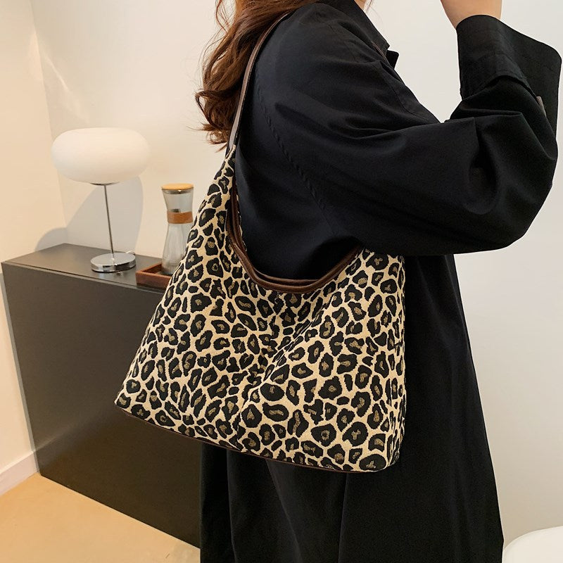 Autumn And Winter Women Fashion Casual Leopard Large Capacity Shoulder Bag