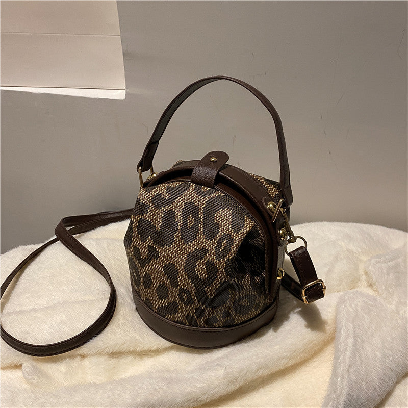 Sac à bandoulière cylindrique léopard vintage