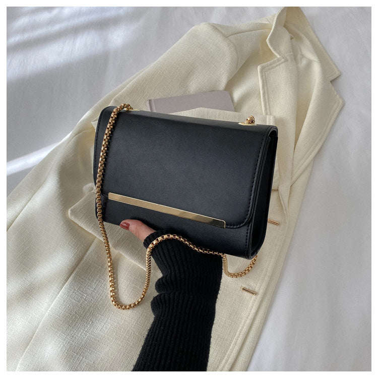 Simple And Fashionable Square Flip Shoulder Bag