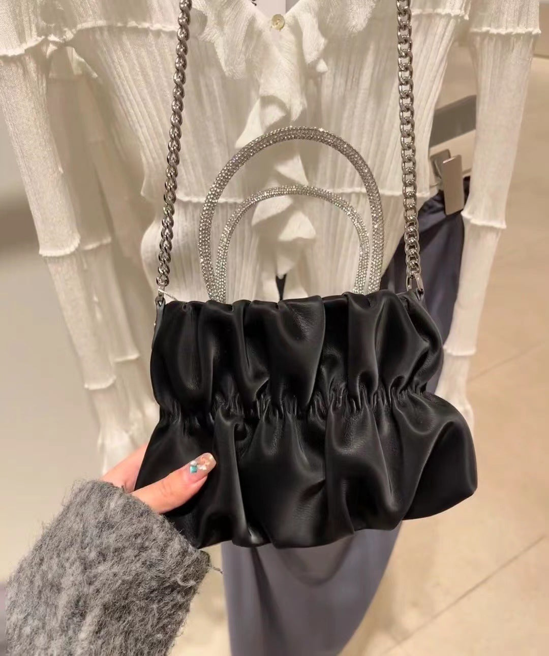 Women Fashion Pleated Cloud Solid Color Chain Handbag