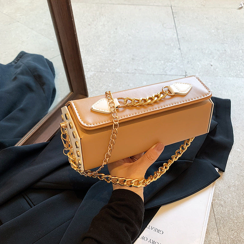 Sac à bandoulière élégant avec chaîne