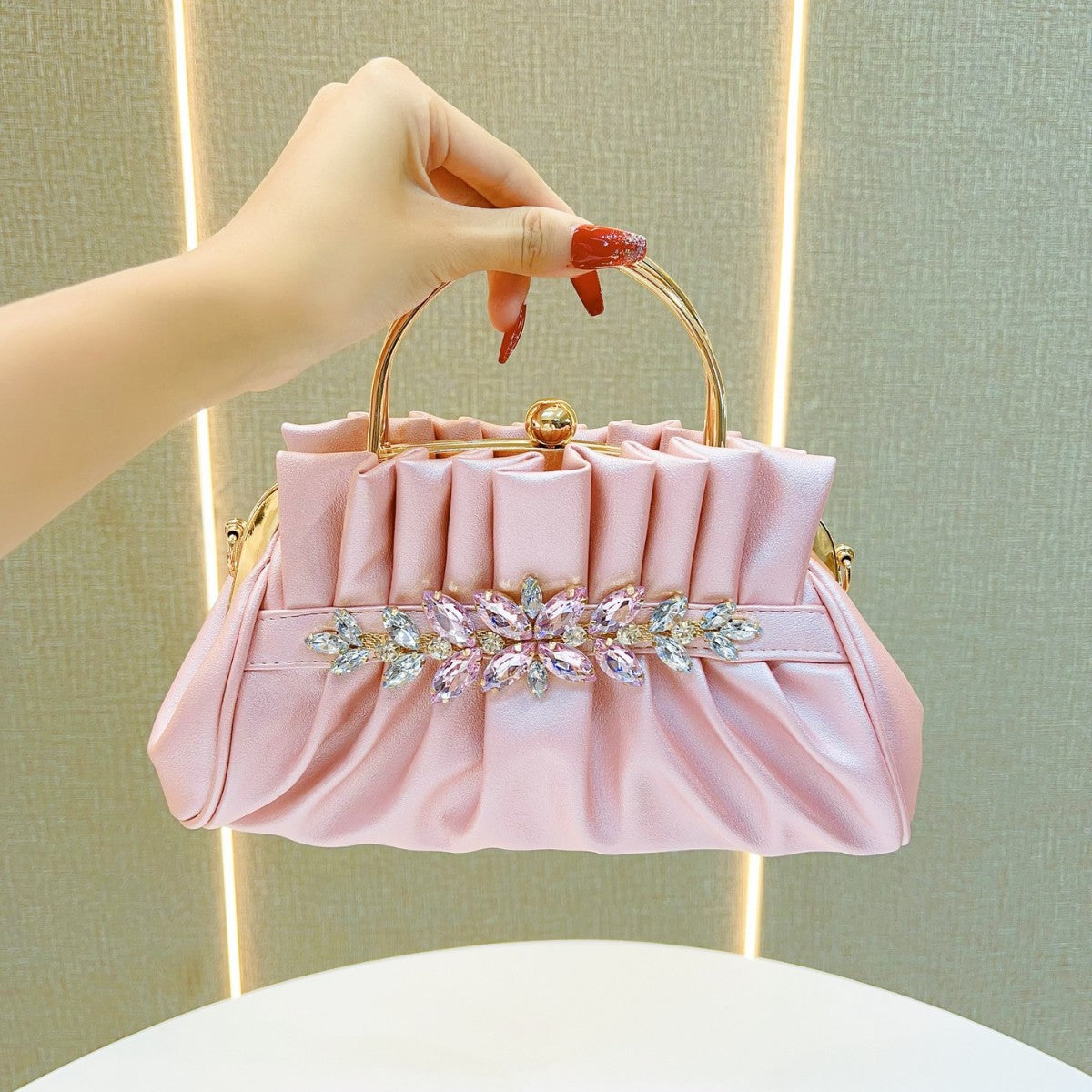 Sac à main élégant plissé en strass pour banquet, tendance pour femmes