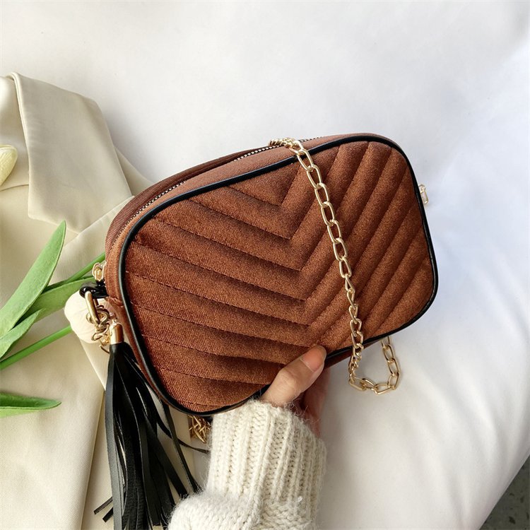 Women Chic Chain Stitching Design Solid Color Tassel Decoration Crossbody Bag