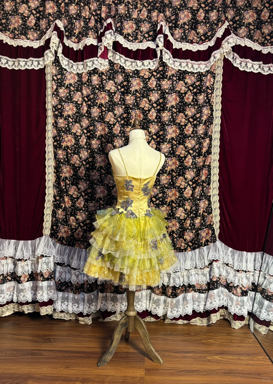 Vintage Yellow V-neck Spaghetti Strap Tulle A-Line Short Party Dresses Homecoming Dresses TP3914