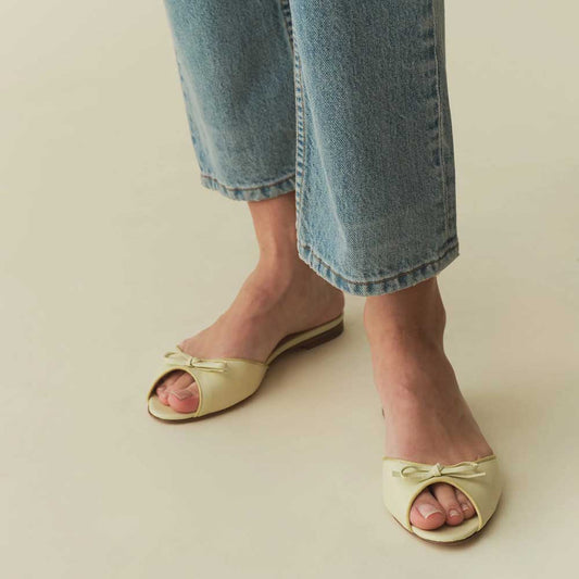 Women's Vegan Leather Round Toe Bow Inlay Flat White Slippers