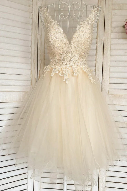 Champagne V-Neck Lace Short Prom Dresses, A-Line Mini Party Dresses TP657