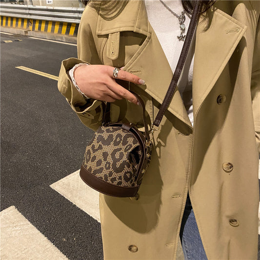 Sac à bandoulière cylindrique léopard vintage