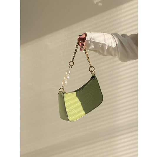 Sac à bandoulière tendance en crocodile avec chaîne en fausses perles