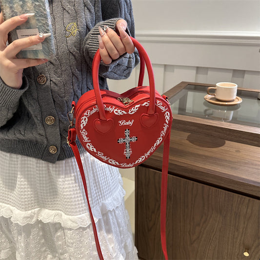 Sac à bandoulière clouté style gothique punk en forme de cœur