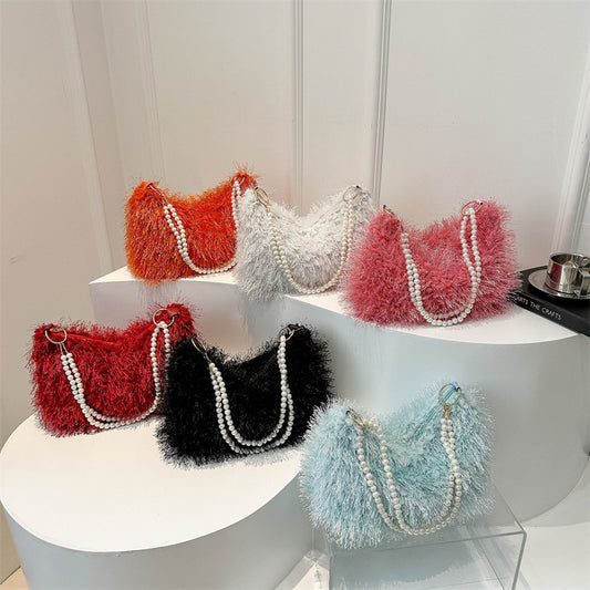 Sac à bandoulière tendance en peluche de couleur unie avec chaîne et perles