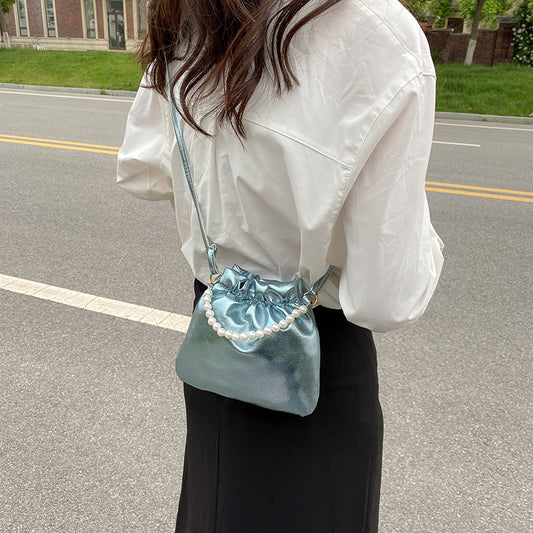 Sac à bandoulière en PU de couleur unie avec cordon de serrage décoratif et perles pour femme
