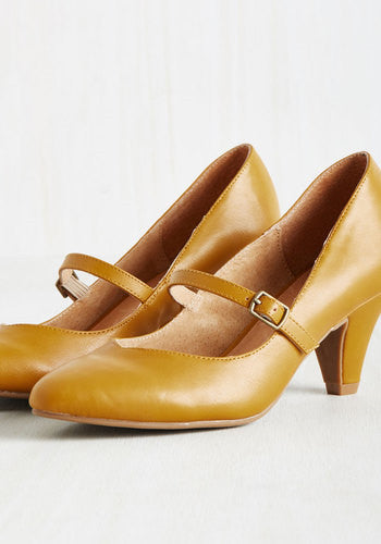 Women's Mustard Low Cut Uppers Mary Jane Heels Vintage Pumps