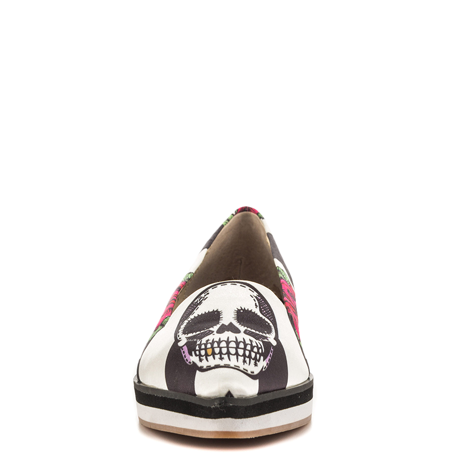 Stylish Black & White Pointed Toe Flower Skull Print Flats
