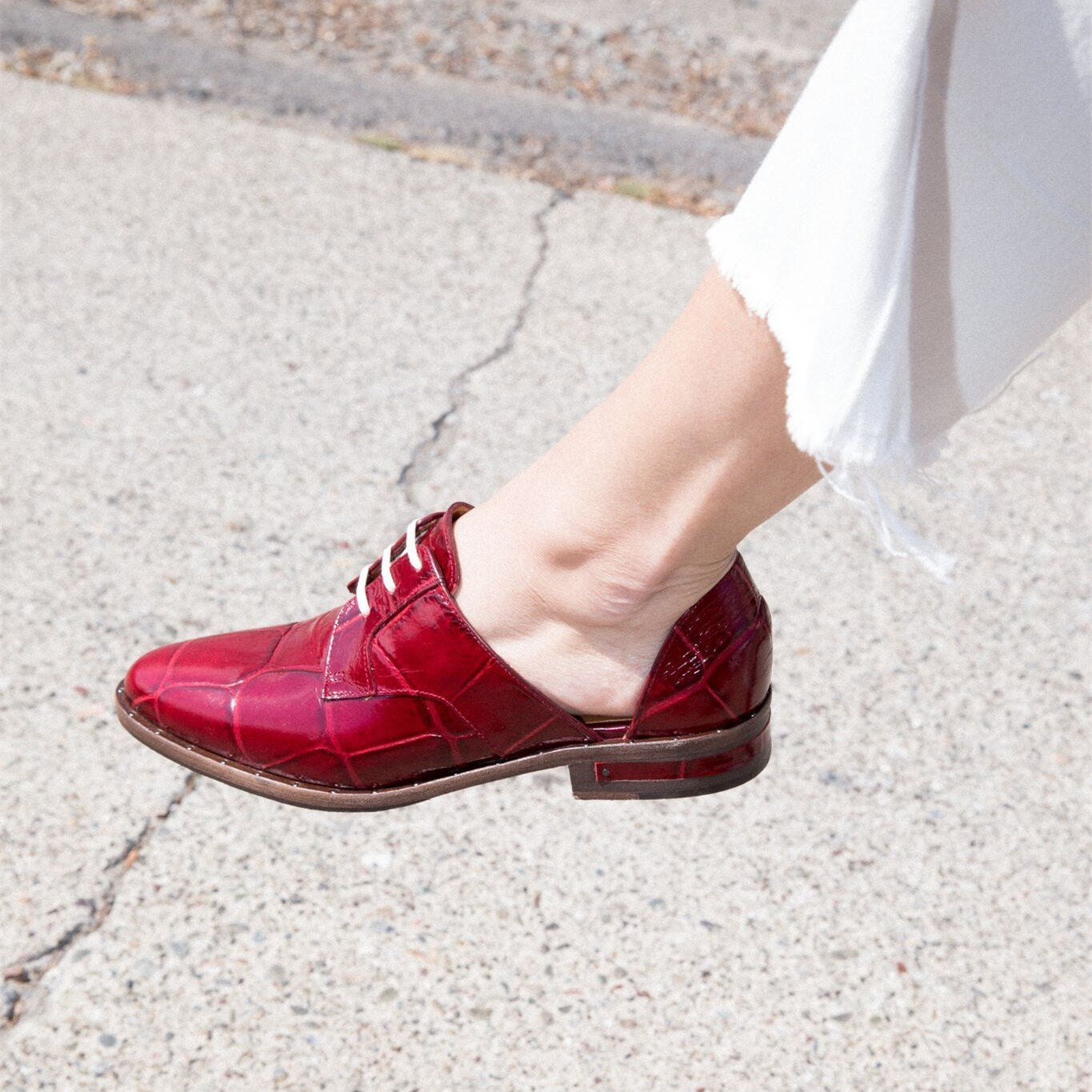 Burgundy Women's Oxfords Croco Embossed Lace Up Flats Vintage Shoes