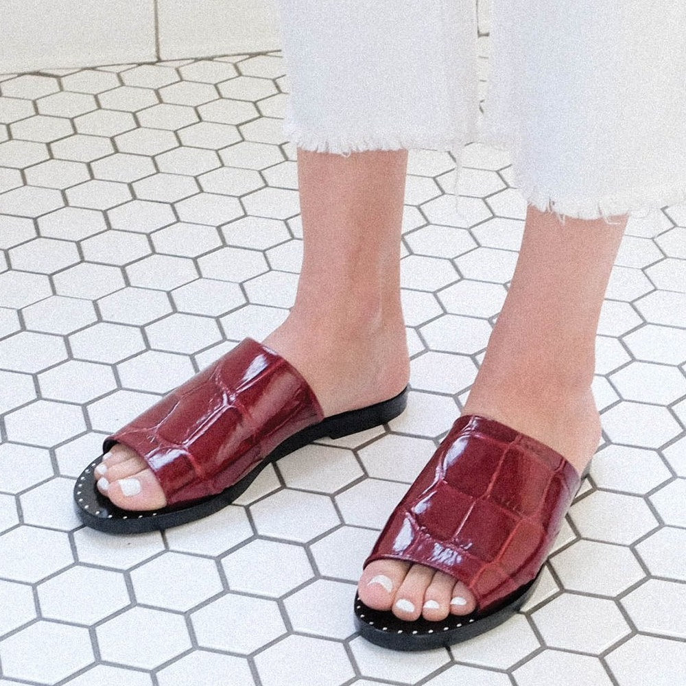 Burgundy Croco Embossed Flats Open-Toe Studded Women's Slide Sandals