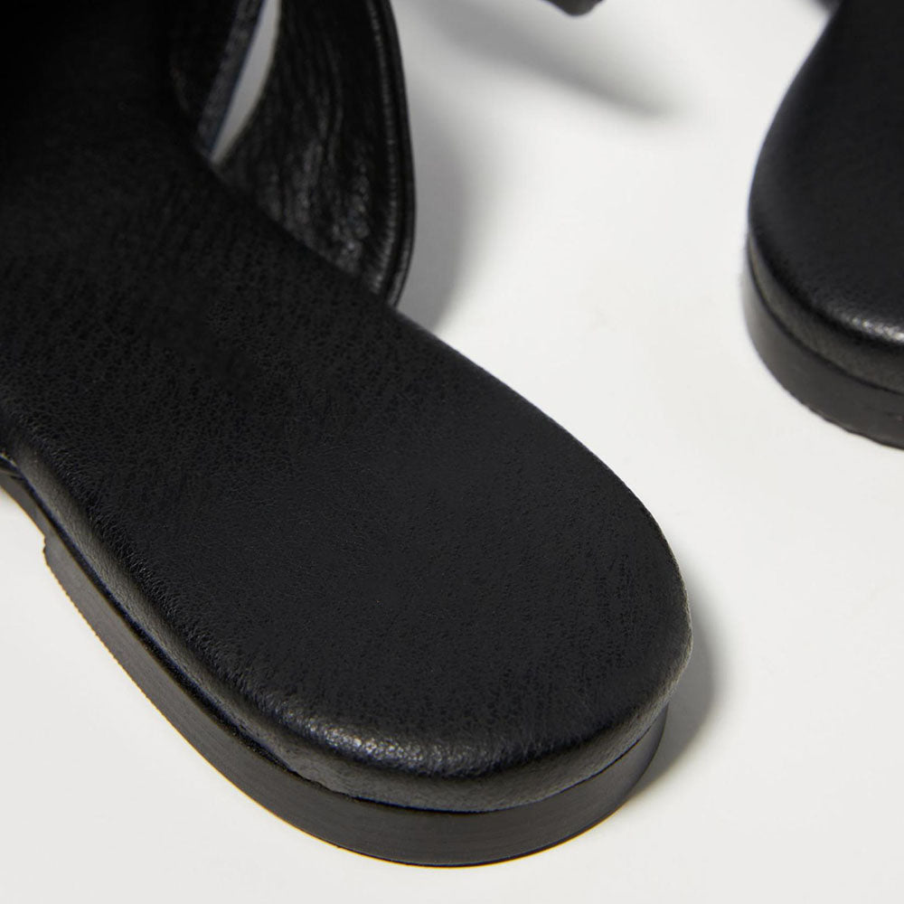 Women's Black Pointy Toe Cross Strap Flat Mules with Bow Decor