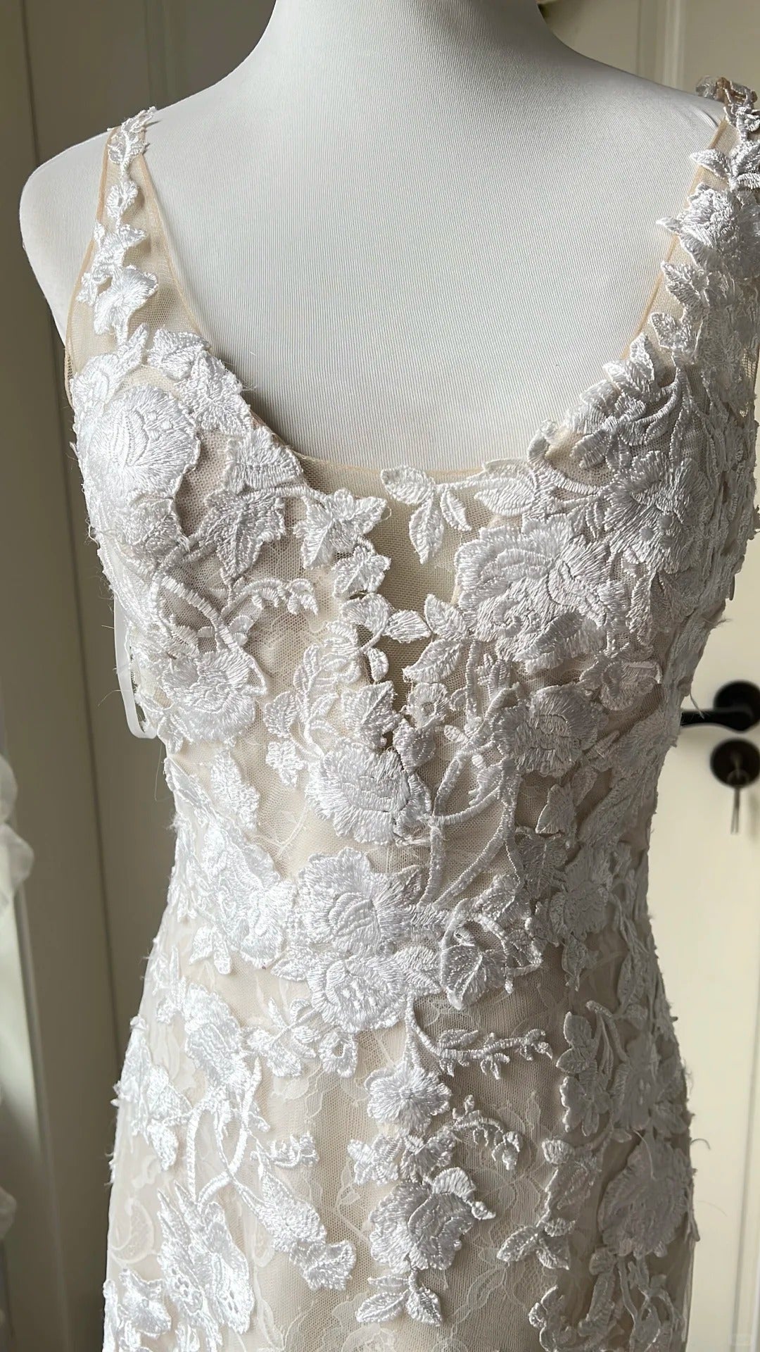 Elegant Retro Ivory Mermaid V-neck Halter Lace Train Prom Dress Wedding Dress P4200