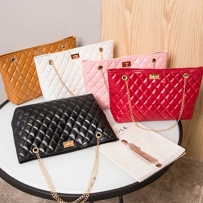 Sac à bandoulière brodé en fil losange avec chaîne en métal pour femme 