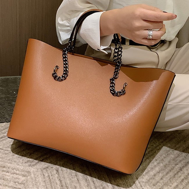 Sac à bandoulière décontracté en PU pour femme, couleur unie, avec poignée en chaîne métallique, grande capacité