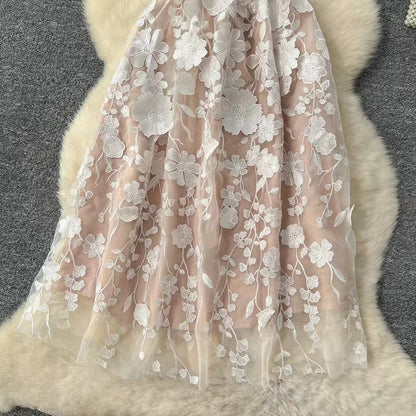 Fashion Summer Three-dimensional Flower Embroidery Waist Slimming Spaghetti Strap Dress TP2847