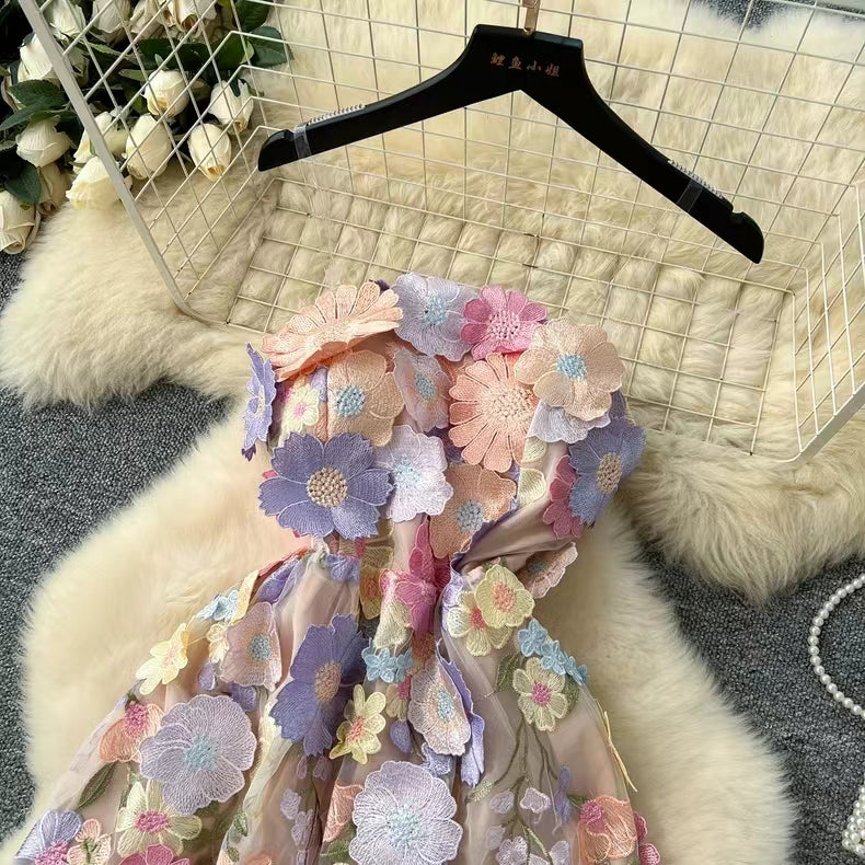 Fashion Summer Three-dimensional Flower Embroidery Waist Slimming Spaghetti Strap Dress TP2847
