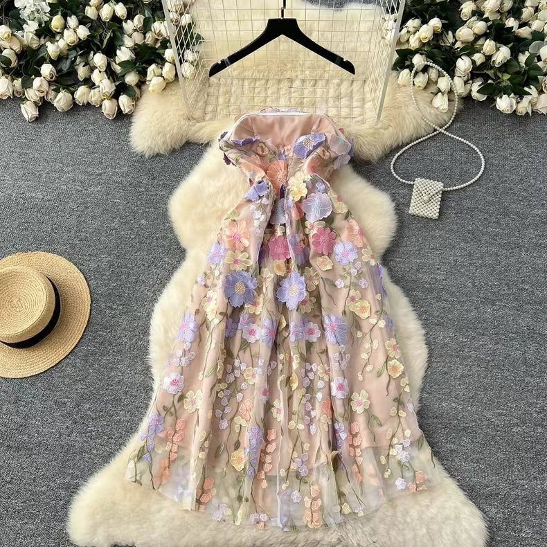 Fashion Summer Three-dimensional Flower Embroidery Waist Slimming Spaghetti Strap Dress TP2847