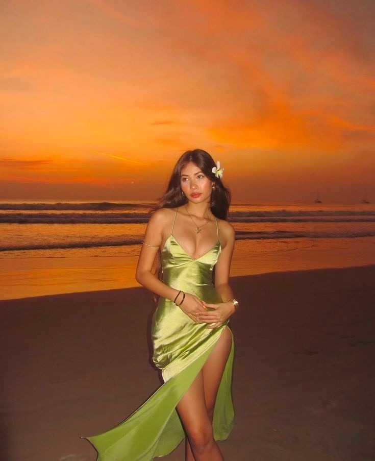 New V-neck Long Beach Green Dress Backless Lace-up Sleeveless Satin Long Prom Party Dress    cg25617