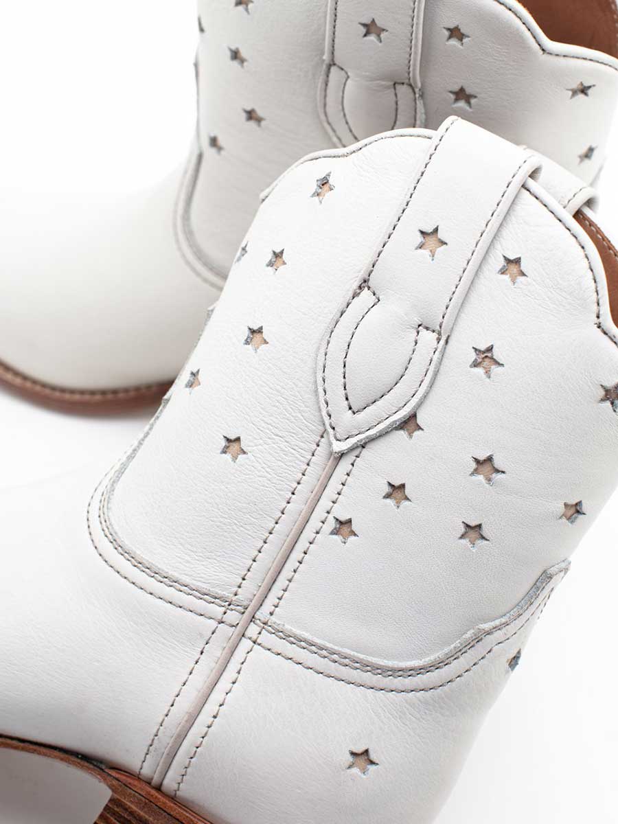 White Snip Toe Stars Detail Chunky Heel Cowgirl Ankle Boots