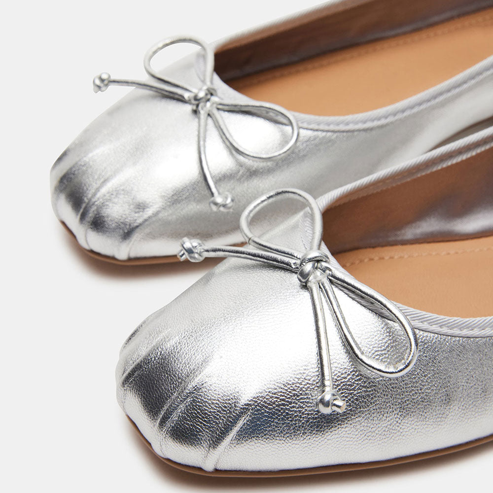 Stylish Silver Metallic Bow Embellished Square-Toe Ballet Flats