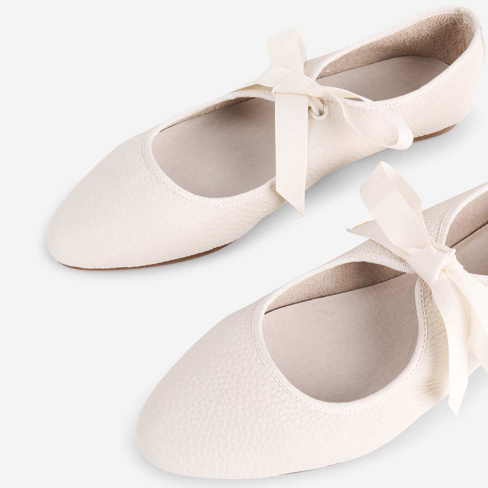 Ivory Closed-Toe Lace-Up Casual Ballet Flats with Straps