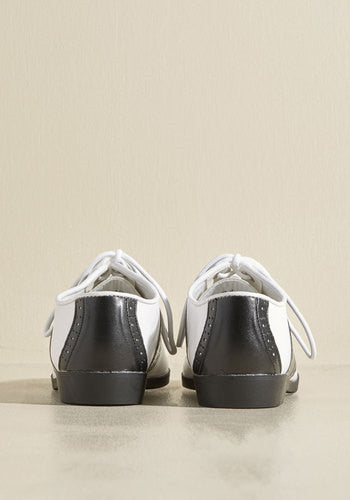 Black and White Women's Oxfords Lace-Up Flats Vintage Shoes