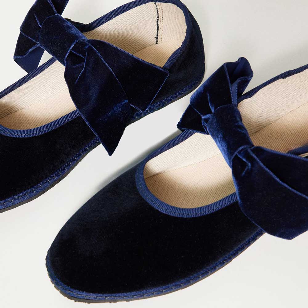 Women's Navy Blue Velvet Round Toe Bow Inlay Mary Jane Flats
