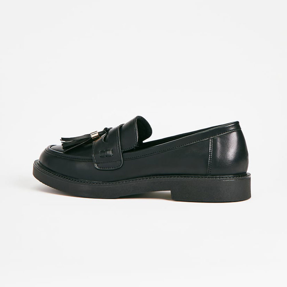 Women's Round Toe Fringe Decor Platform Loafers in Black